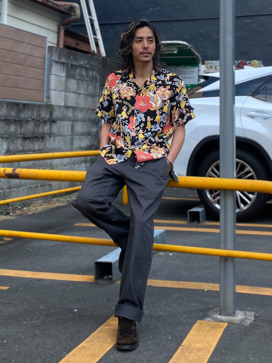 RAYON HAWAIIAN SHIRT "LOVELY HULA HANDS"