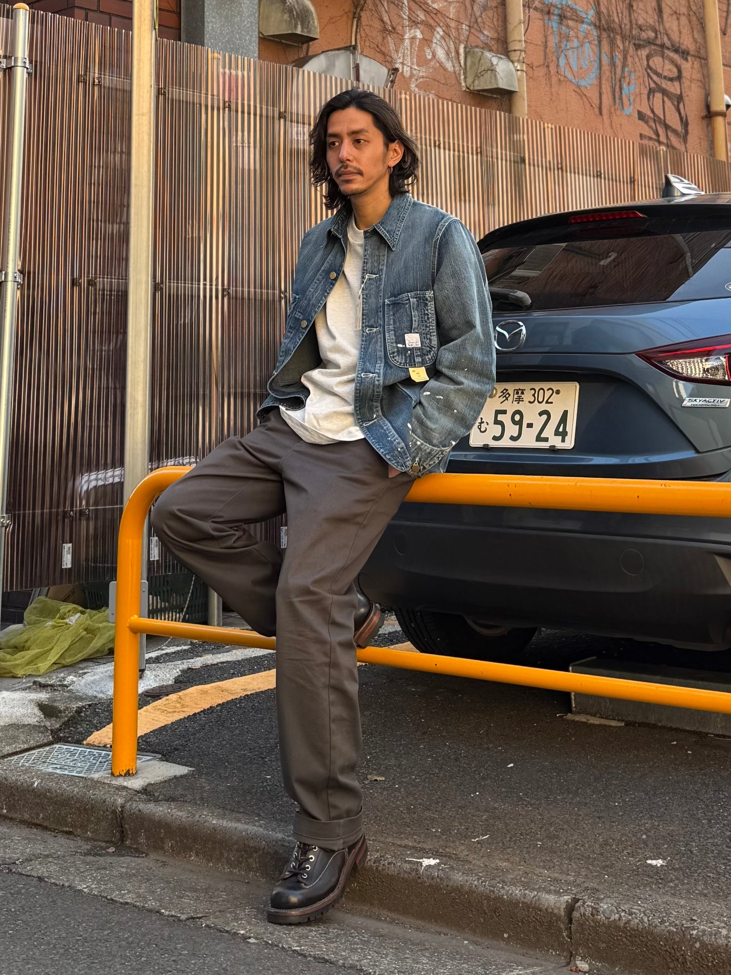 11oz. BLUE DENIM WORK COAT AGED MODEL