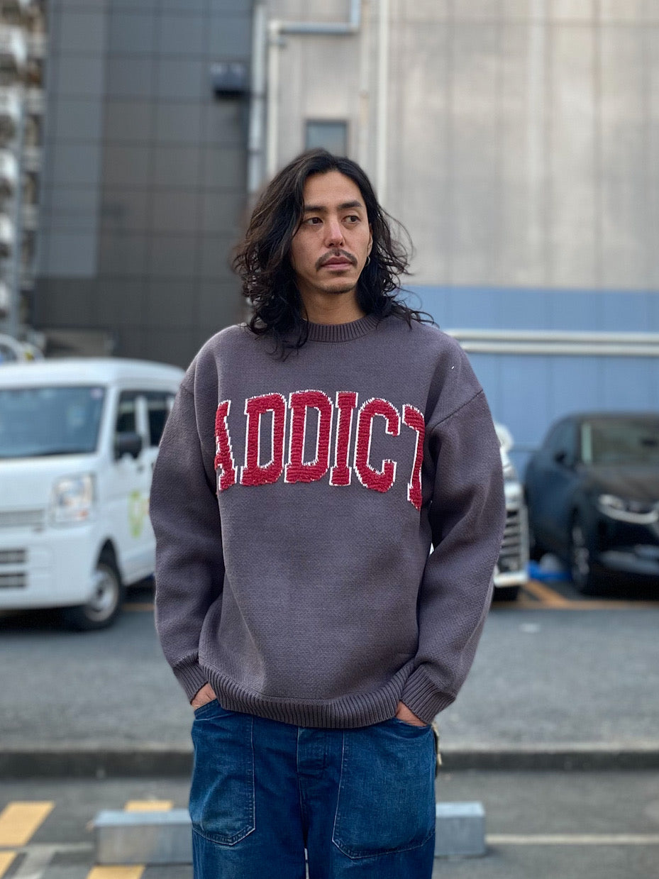 college logo looose crewneck knit