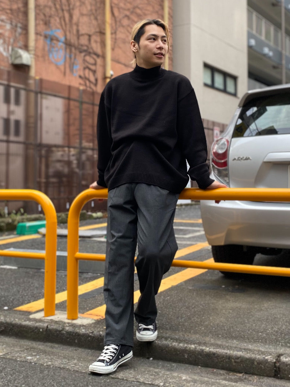 タートルネックニット