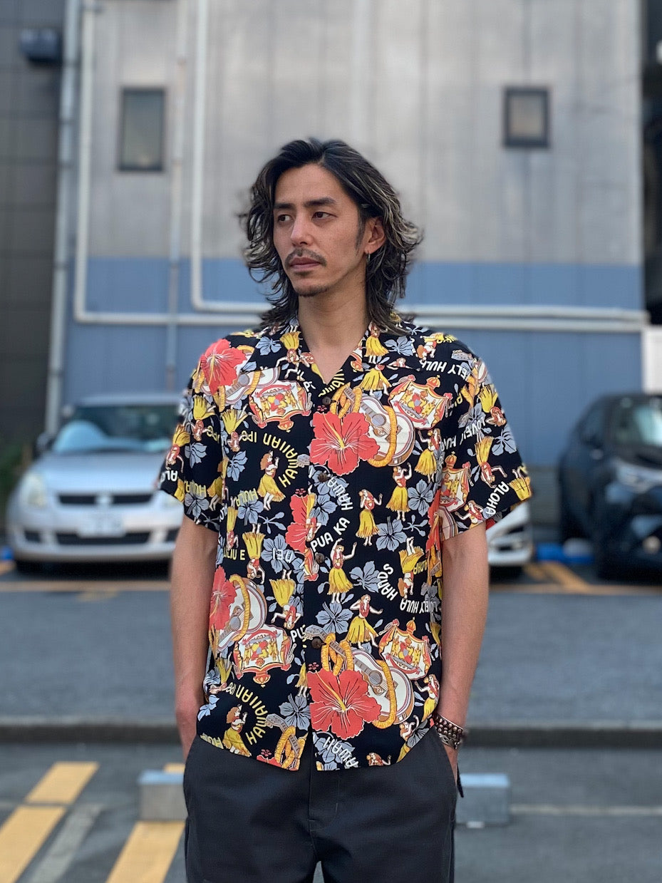RAYON HAWAIIAN SHIRT "LOVELY HULA HANDS"