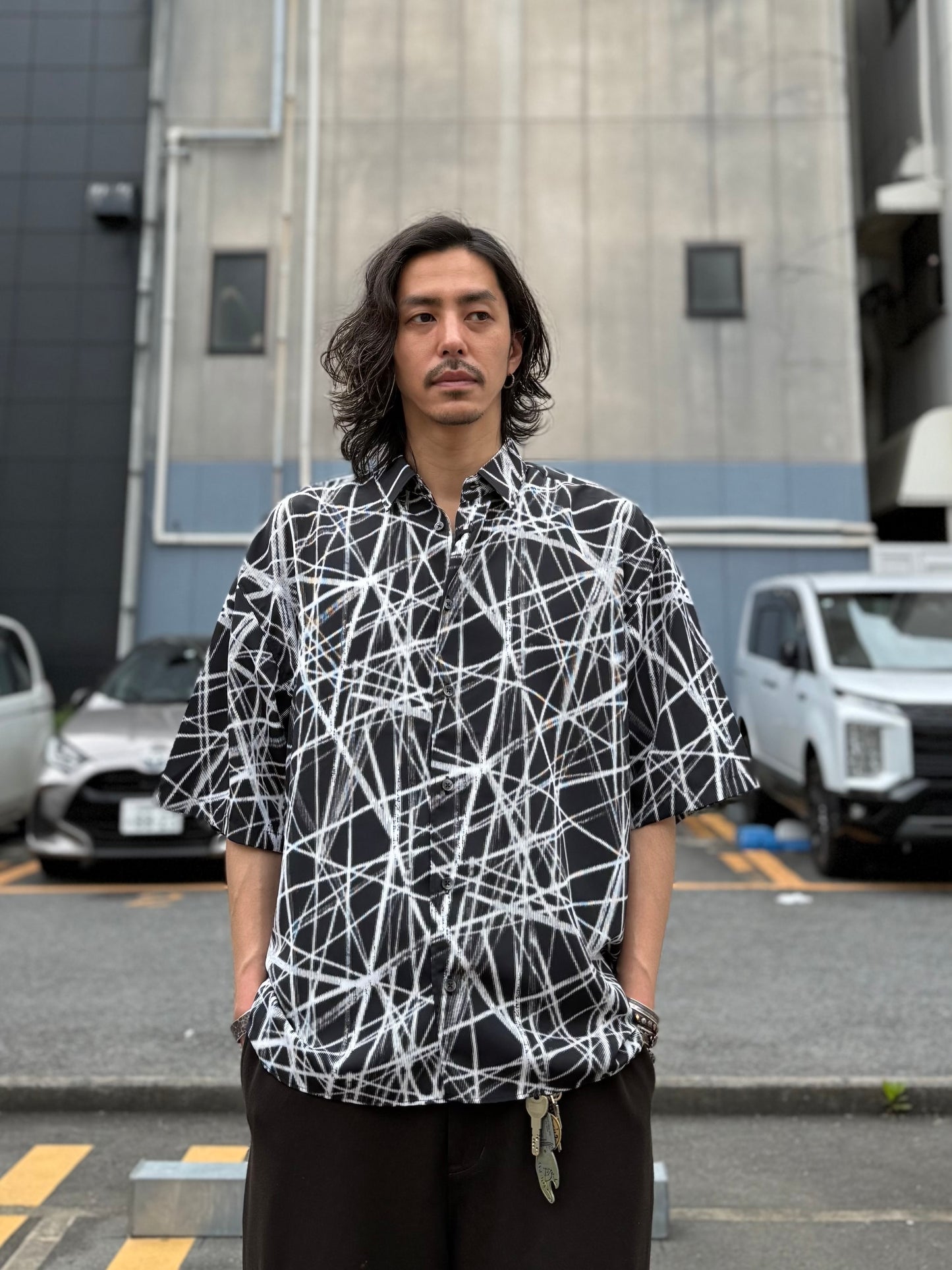 「丹後」レーヨンライク ピーチファイユ ネオンパターン レギュラーカラー ハーフスリーブシャツ
