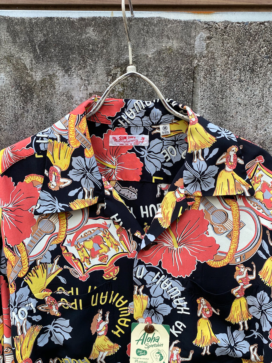 RAYON HAWAIIAN SHIRT "LOVELY HULA HANDS"