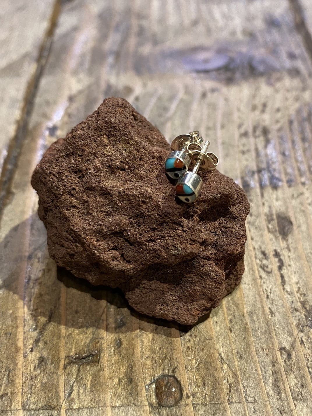 ZUNI ズニ インレイサンフェイスピアス
