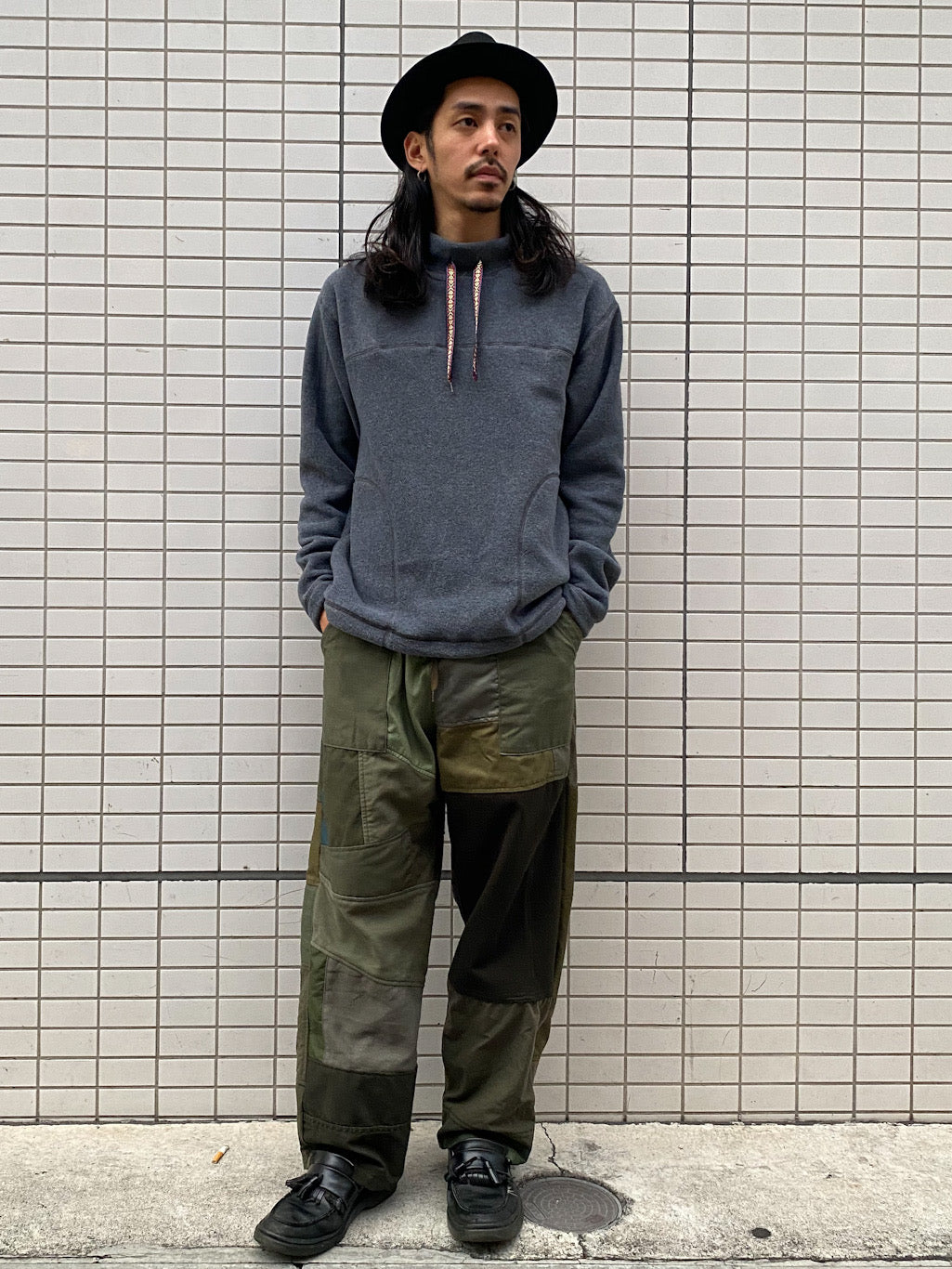 モックネックフリーススウェット