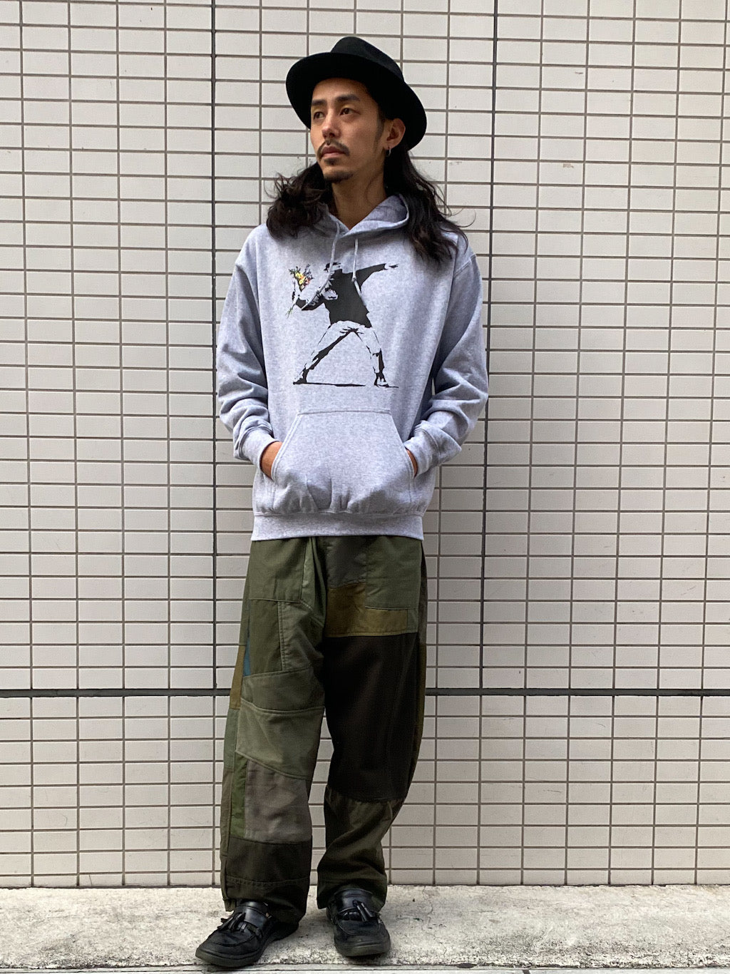 バンクシープリントパーカー
