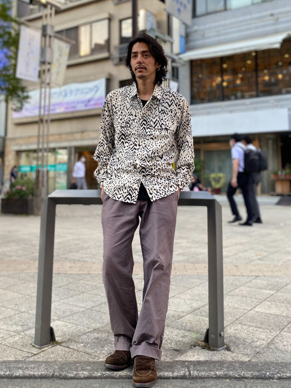 総柄ユーティリティシャツ