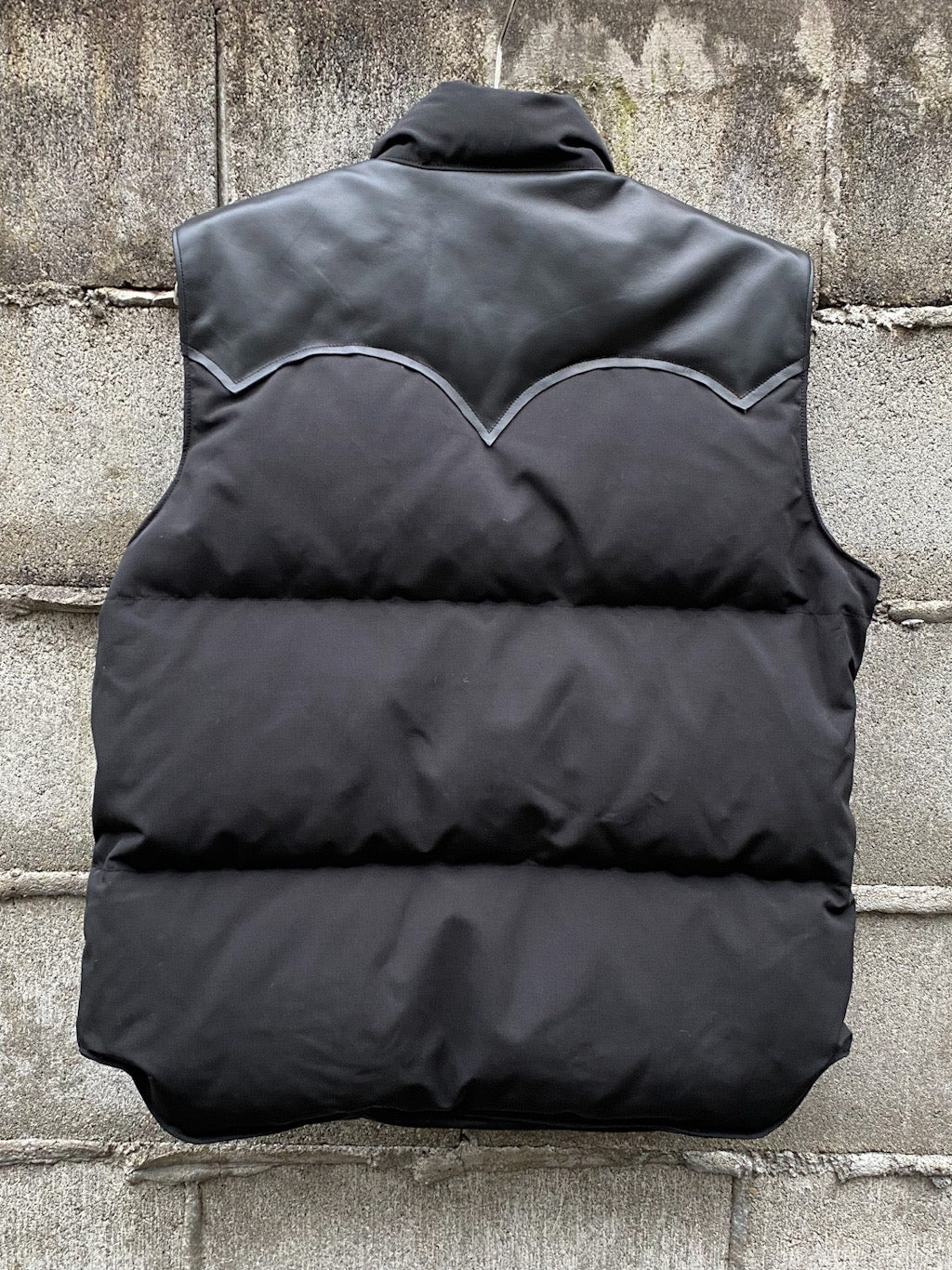 LEATHER YOKE T/C DOWN VEST