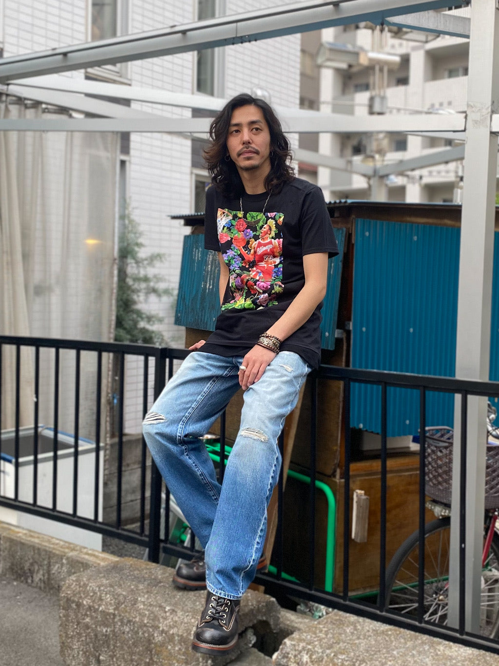 ジョーダンフラワーグラフィックTシャツ