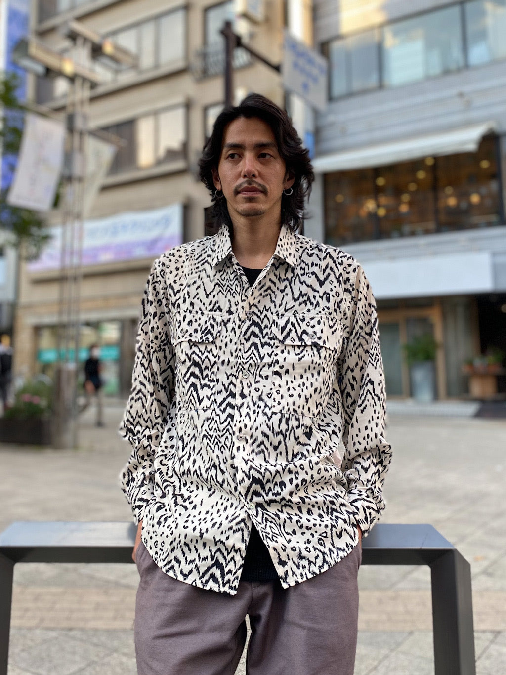 総柄ユーティリティシャツ