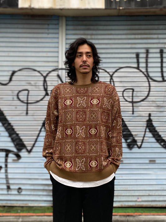 総柄ジャガードニット