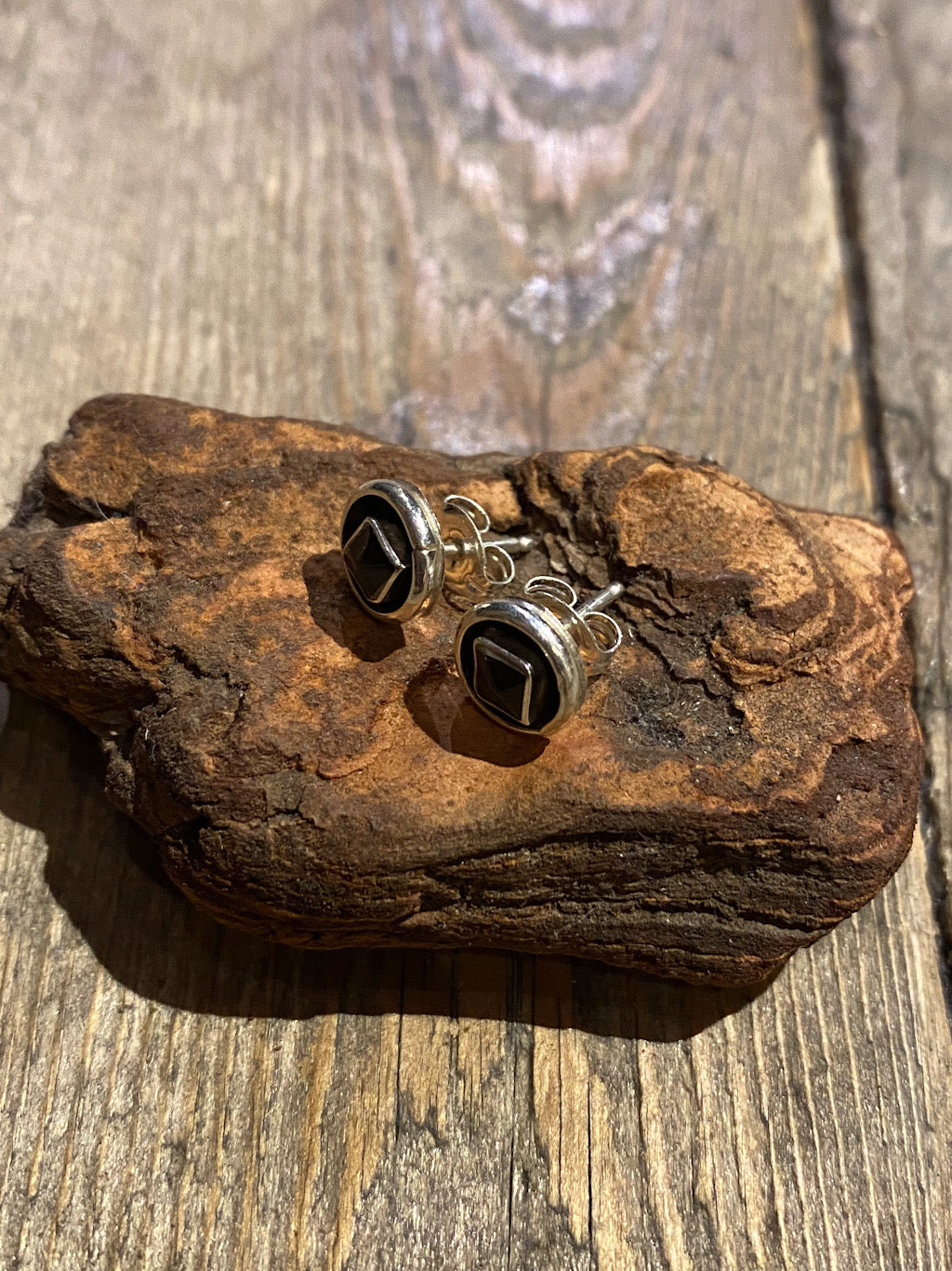 NAVAJO ナバホ スクエアオニキスピアス