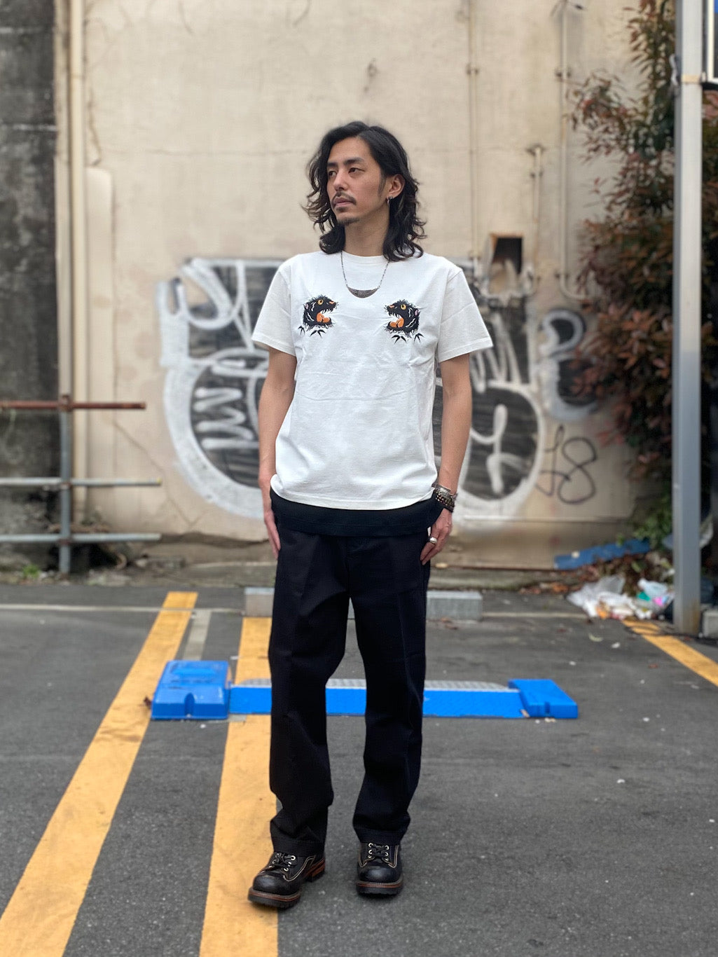 SUKA T-SHIRT EMBROIDERD “MONO-TONE TIGER”