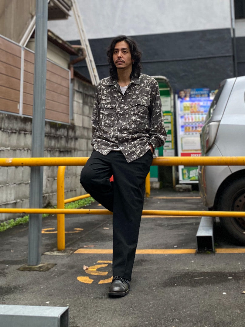 総柄ユーティリティシャツ