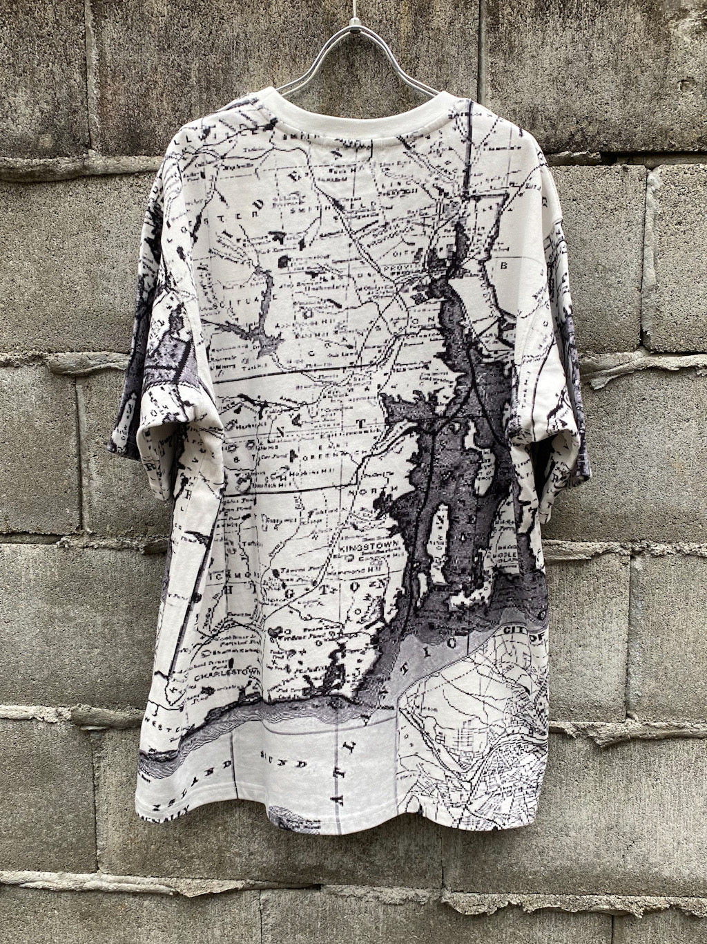 マップカレッジTシャツ ブラウン大学