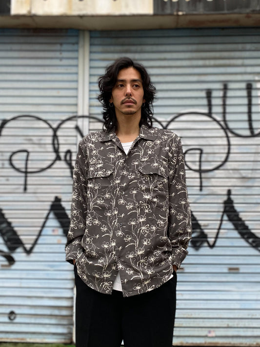 総柄ユーティリティシャツ