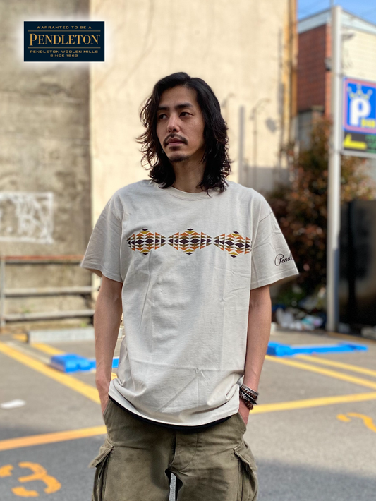 ネイティブ柄Tシャツ