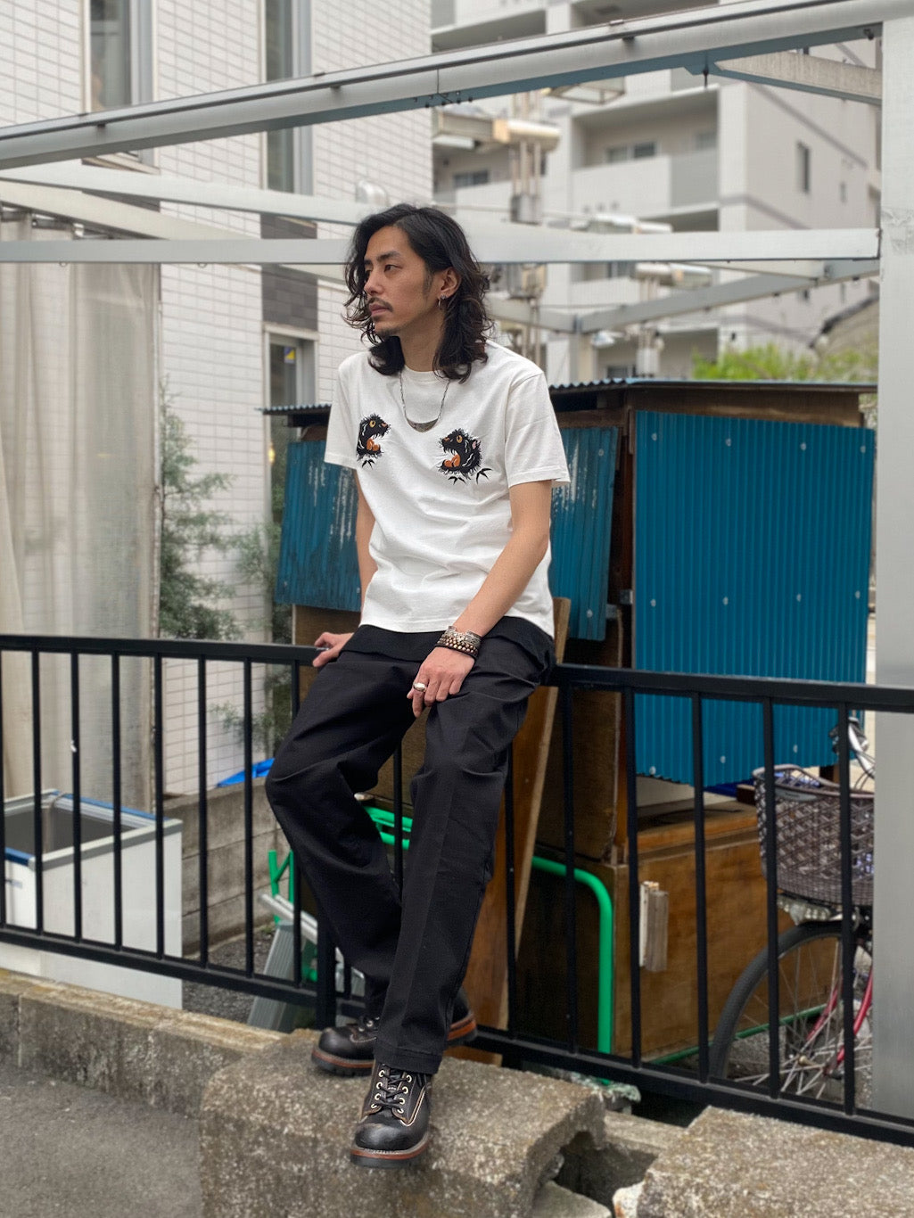 SUKA T-SHIRT EMBROIDERD “MONO-TONE TIGER”