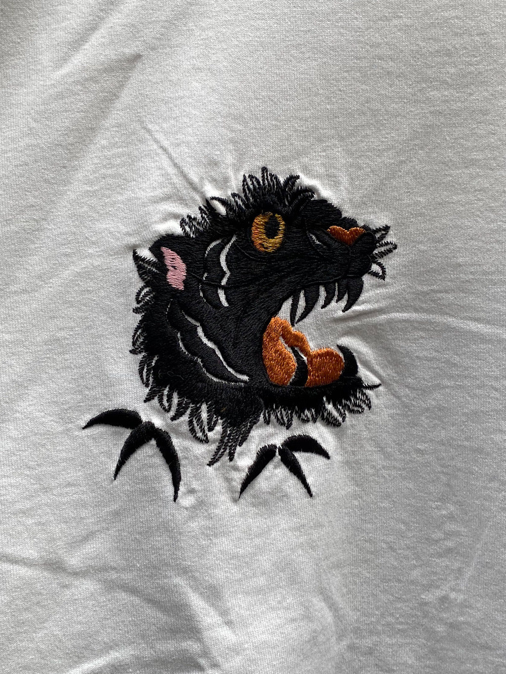 SUKA T-SHIRT EMBROIDERD “MONO-TONE TIGER”