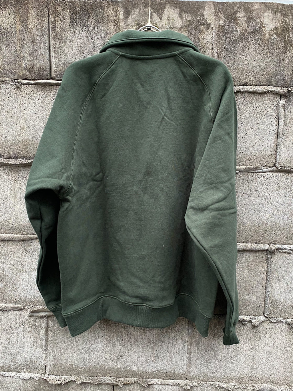 sweatshirt