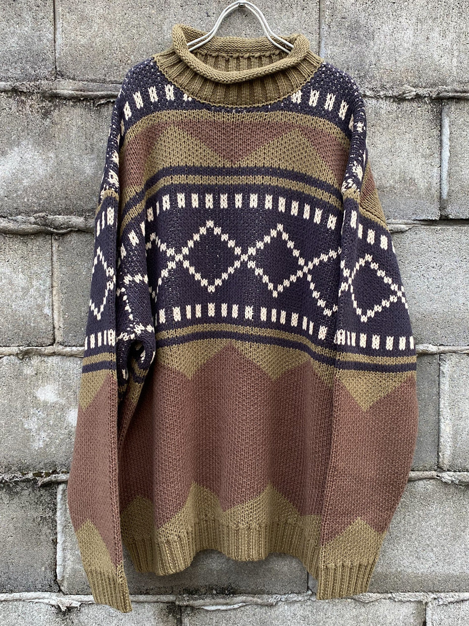 LOWGAGE RETORO GEOMETRIC PATTERN ROLL NECK KNIT